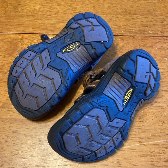 Keen Kids Size 11 Newport H2 Sandals Shoes Waterproof Hiking Closed Toe Brown - Picture 7 of 9